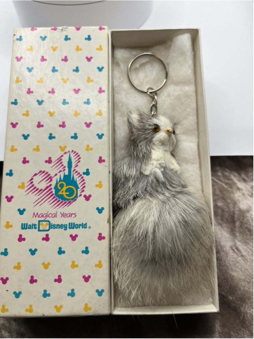 Vintage Fur Cat Keychain LITTLE RARE FIND , SEE ALL ZOOM IN INSIDE OF DISNEY BOX